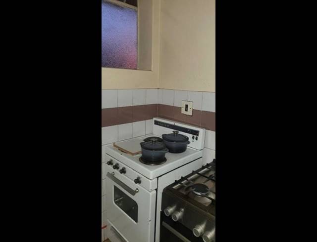 1 BEDROOM APARTMENT FOR SALE IN KEMPTON PARK WEST